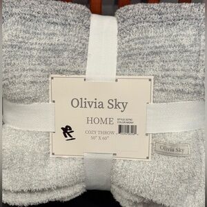 Olivia Sky Gray Ombré Cozy Throw Blanket